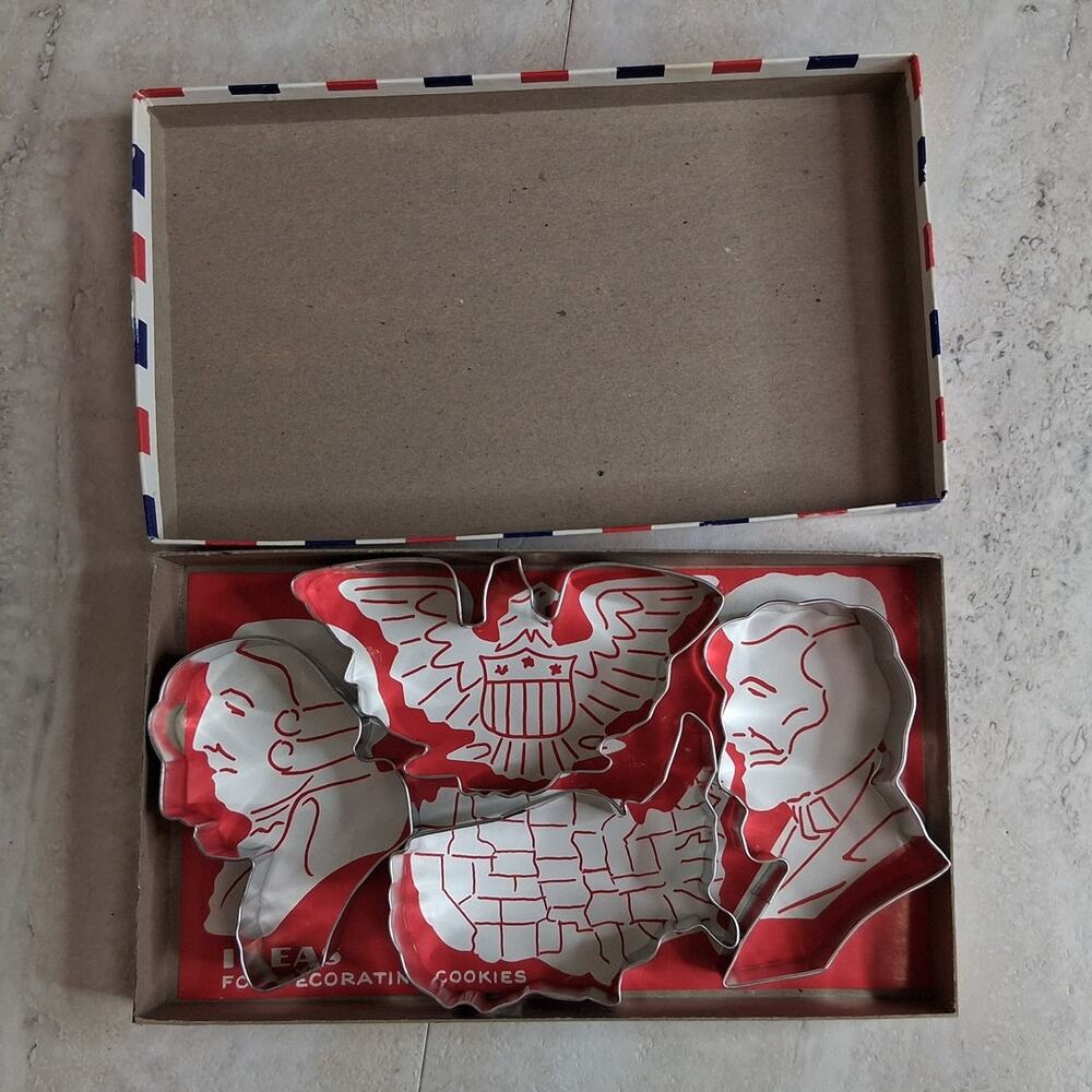 Vintage Patriotic Cookie Cutters Set of 4 in Original Box - Picture 2 of 5